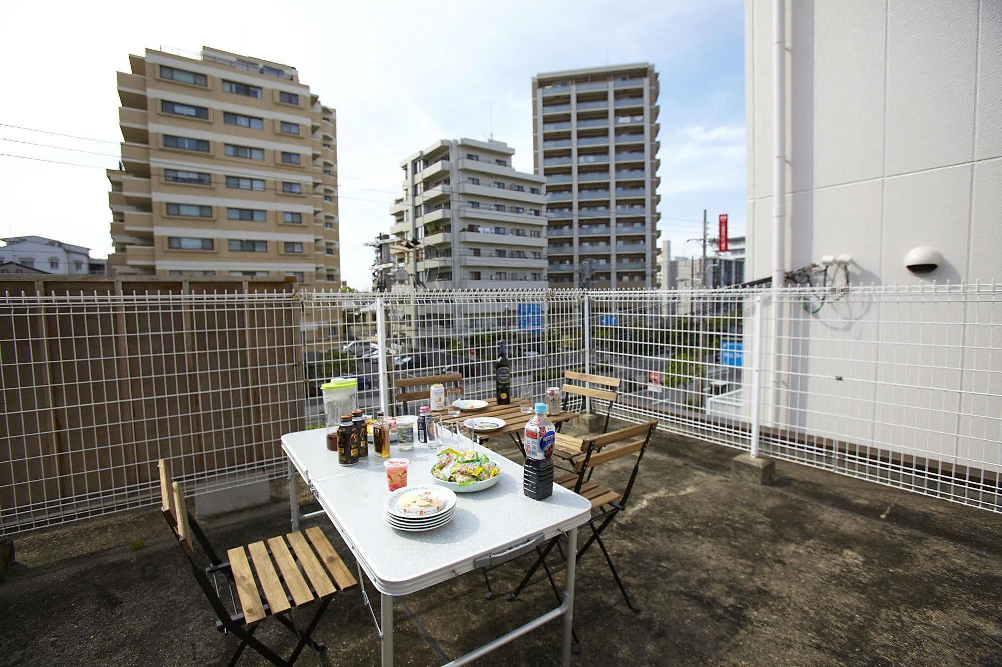 Bonfire Hostel Osaka Exterior foto